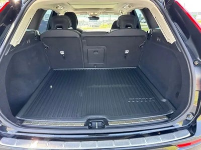 2025 Volvo XC60 AWD B5 Plus Dark Theme 4DR SUV