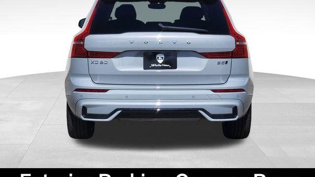 2025 Volvo XC60 B5 Plus Dark Theme