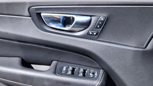 2025 Volvo XC60 B5 Plus Dark Theme