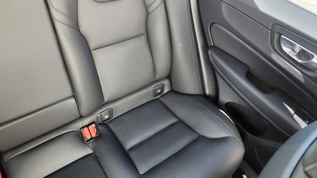 2025 Volvo XC60 B5 Plus Dark Theme