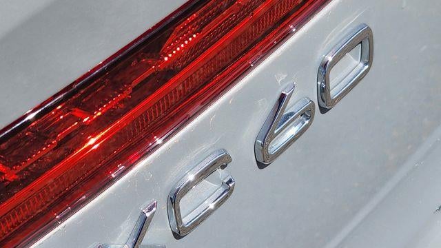 2025 Volvo XC60 B5 Plus Dark Theme