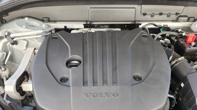 2025 Volvo XC60 B5 Plus Dark Theme