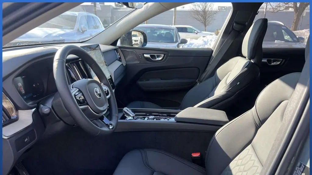 2026 Volvo XC60 B5 Plus