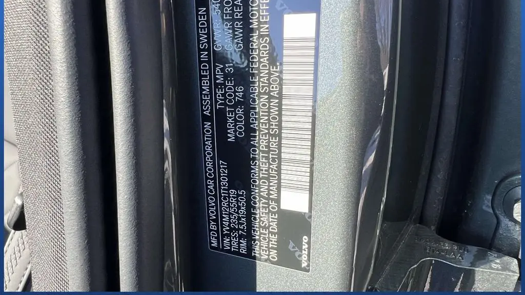 2026 Volvo XC60 B5 Plus
