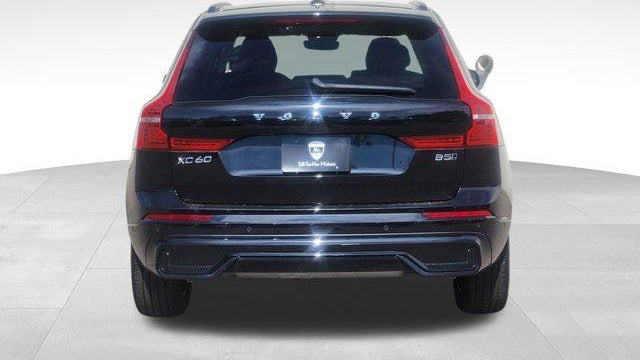 2025 Volvo XC60 B5 Plus Dark Theme