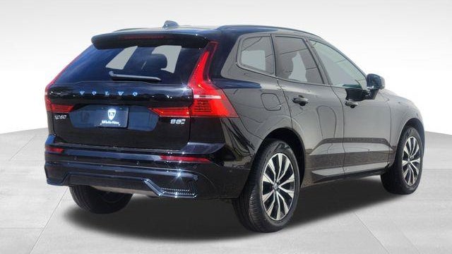 2025 Volvo XC60 B5 Plus Dark Theme