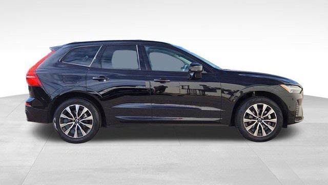 2025 Volvo XC60 B5 Plus Dark Theme