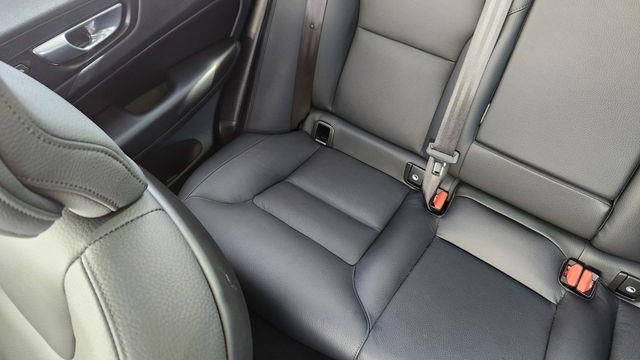 2025 Volvo XC60 B5 Plus Dark Theme