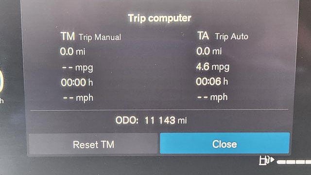 2025 Volvo XC60 B5 Plus Dark Theme