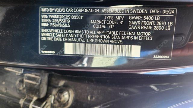 2025 Volvo XC60 B5 Plus Dark Theme