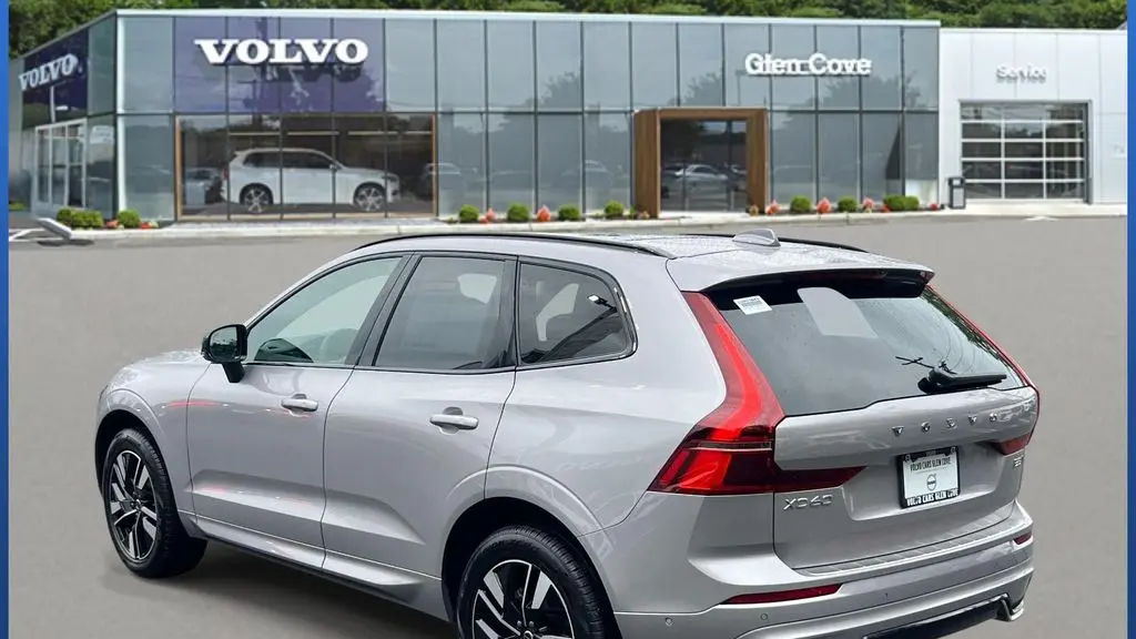 2026 Volvo XC60 B5 Plus
