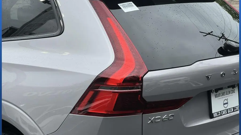 2026 Volvo XC60 B5 Plus