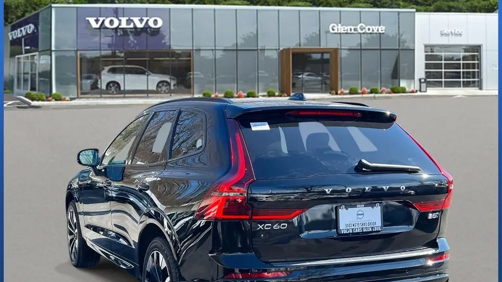 2026 Volvo XC60 B5 Plus