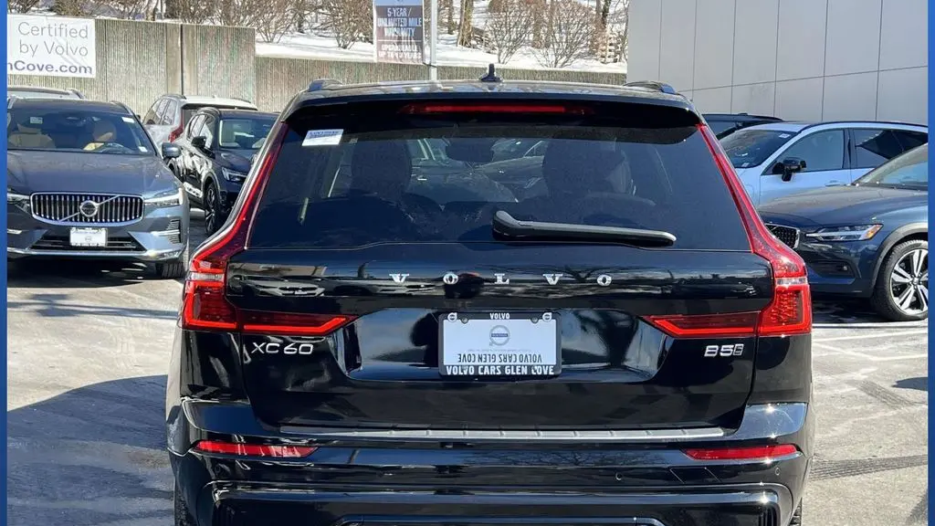 2026 Volvo XC60 B5 Plus