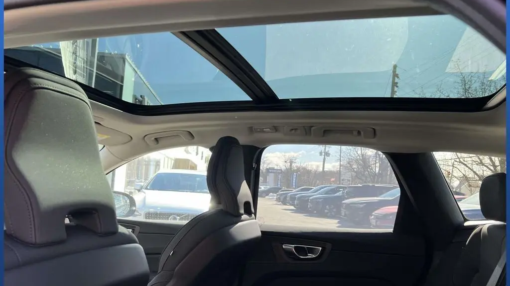 2026 Volvo XC60 B5 Plus