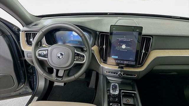 2026 Volvo XC60 B5 Plus