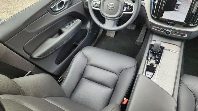 2025 Volvo XC60 B5 Plus Dark Theme