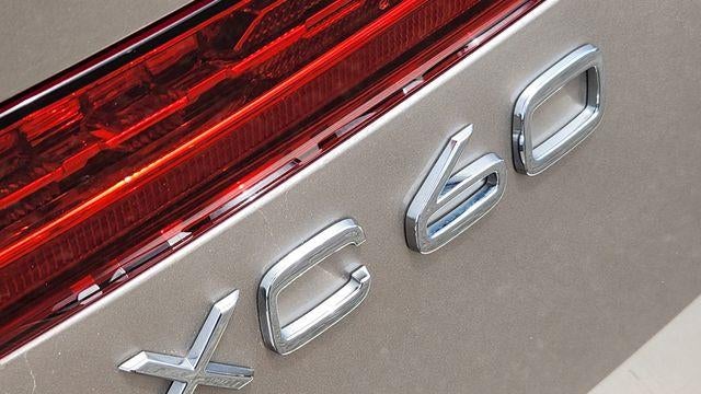 2025 Volvo XC60 B5 Plus Dark Theme