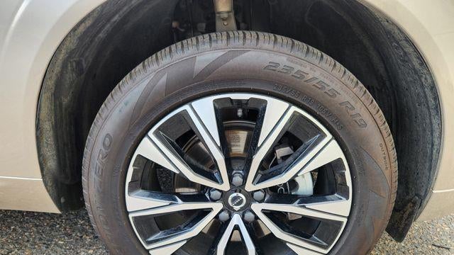 2025 Volvo XC60 B5 Plus Dark Theme