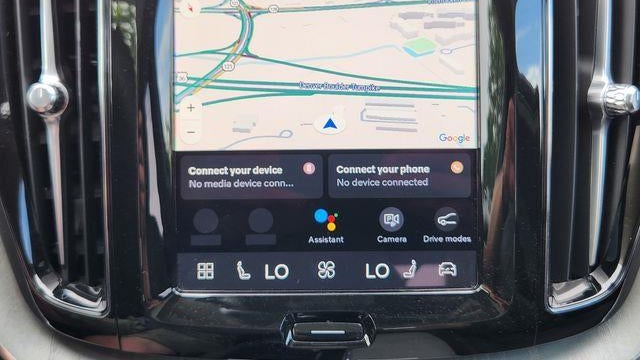 2025 Volvo XC60 B5 Plus Dark Theme