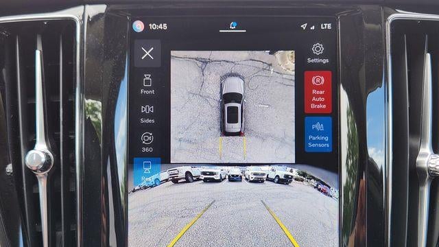 2025 Volvo XC60 B5 Plus Dark Theme