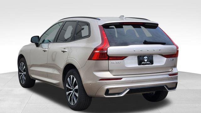 2025 Volvo XC60 B5 Plus Dark Theme