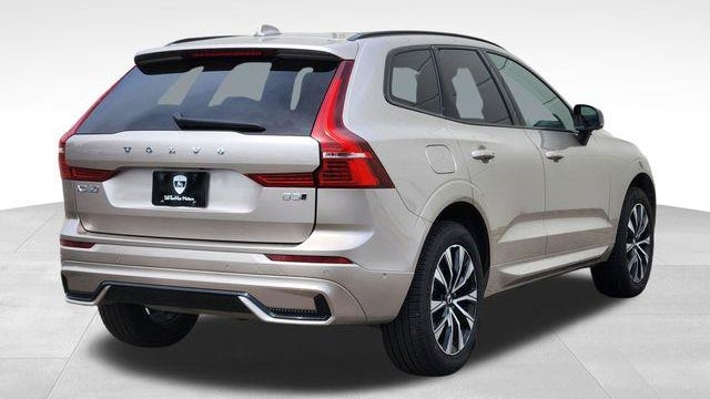 2025 Volvo XC60 B5 Plus Dark Theme