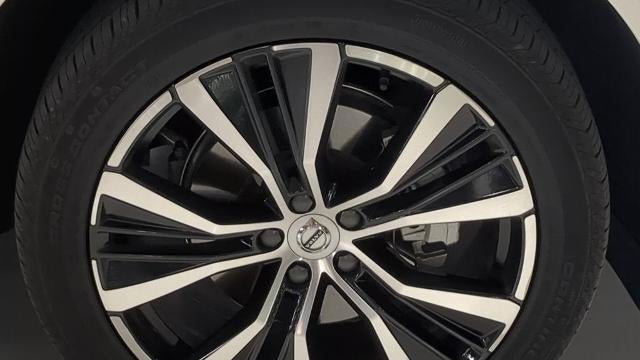 2025 Volvo XC60 B5 Plus Dark Theme