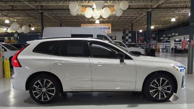 2025 Volvo XC60 B5 Plus Dark Theme