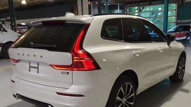 2025 Volvo XC60 B5 Plus Dark Theme