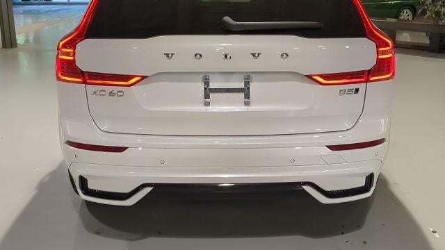 2025 Volvo XC60 B5 Plus Dark Theme