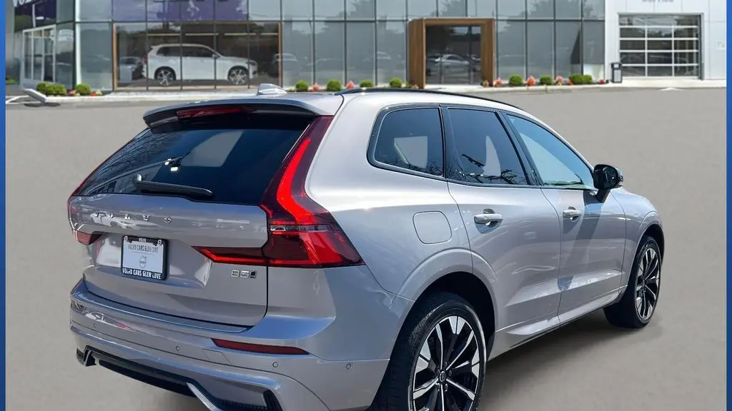2026 Volvo XC60 B5 Plus