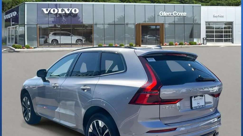 2026 Volvo XC60 B5 Plus