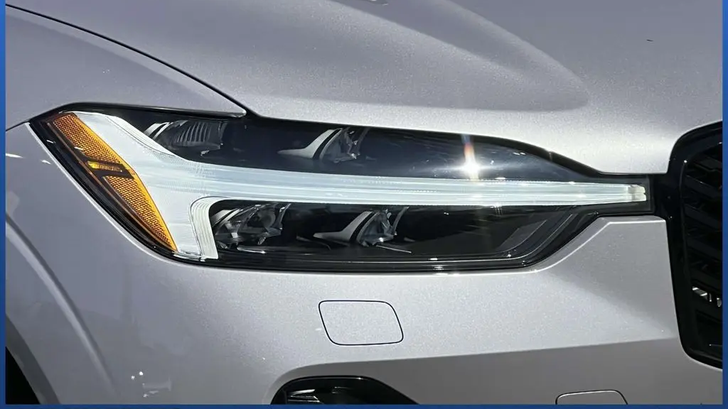 2026 Volvo XC60 B5 Plus
