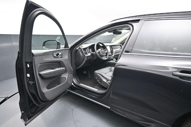 2025 Volvo XC60 - $39,285