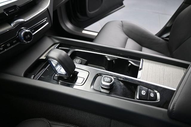 2025 Volvo XC60 - $39,285