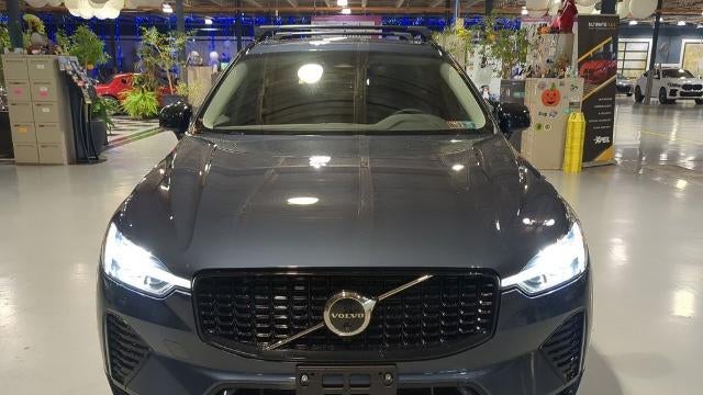 2025 Volvo XC60 B5 Plus Dark Theme