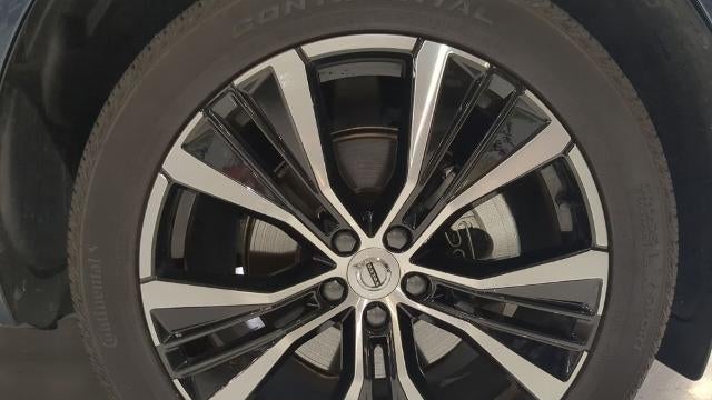 2025 Volvo XC60 B5 Plus Dark Theme