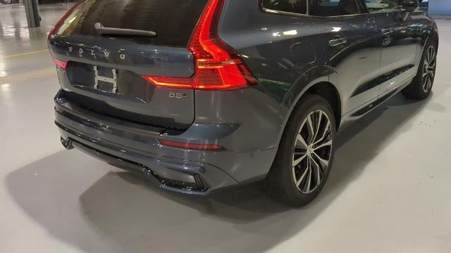 2025 Volvo XC60 B5 Plus Dark Theme