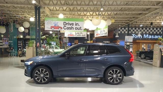 2025 Volvo XC60 B5 Plus Dark Theme