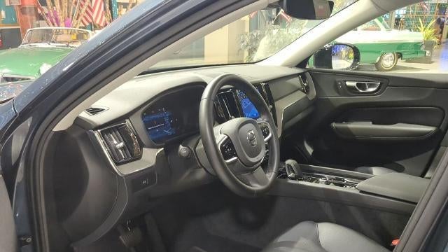 2025 Volvo XC60 B5 Plus Dark Theme