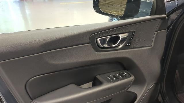 2025 Volvo XC60 B5 Plus Dark Theme