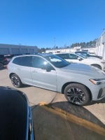 2026 XC60 Thumbnail 2