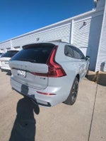 2026 XC60 Thumbnail 3