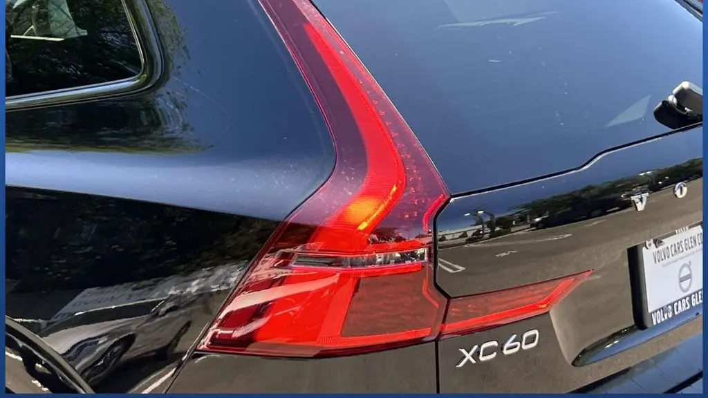 2026 Volvo XC60 B5 Plus