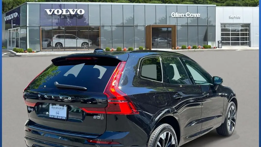 2026 Volvo XC60 B5 Plus