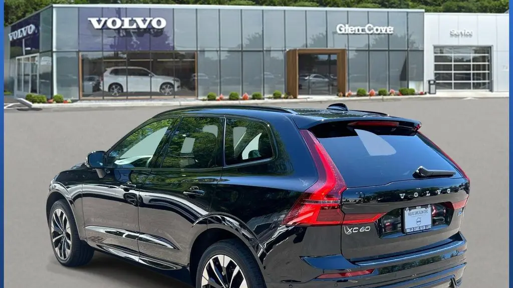 2026 Volvo XC60 B5 Plus