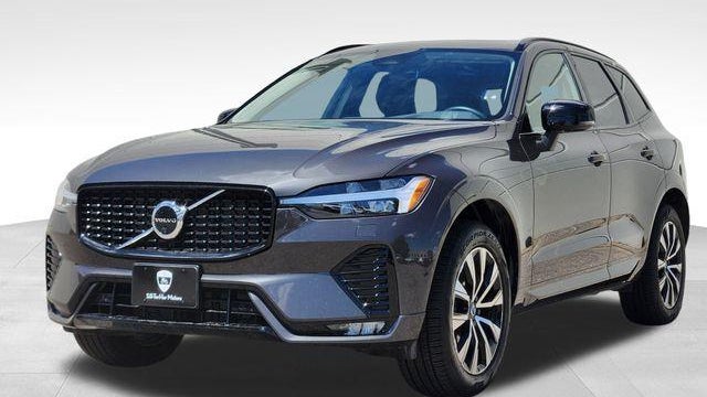 2025 Volvo XC60 B5 Plus Dark Theme