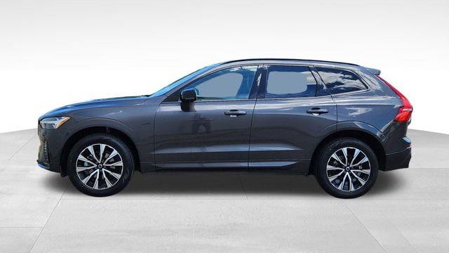2025 Volvo XC60 B5 Plus Dark Theme