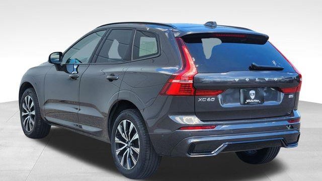 2025 Volvo XC60 B5 Plus Dark Theme
